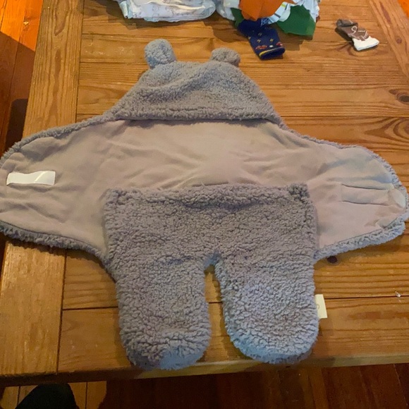 Grey Bear Wrap Blanket - Picture 1 of 3